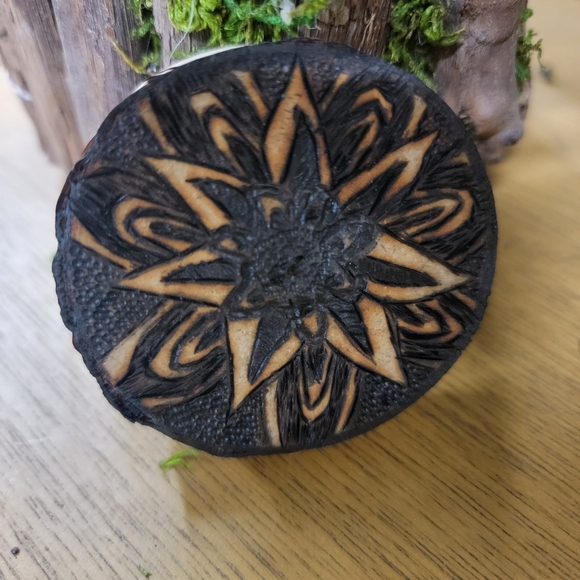Flower Mandala Magnet - Picture 1 of 3